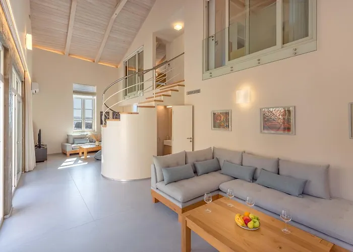 Hippocampo Waterfront Villa Hanya